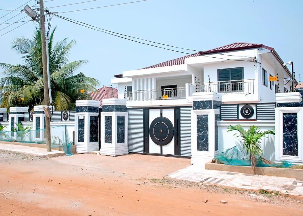 The Lords Palace Guest House Tema Extérieur photo